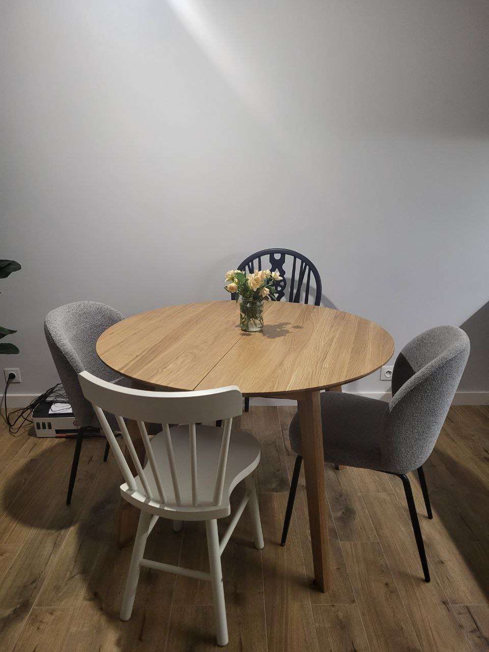 Project implementation begins: table and chairs